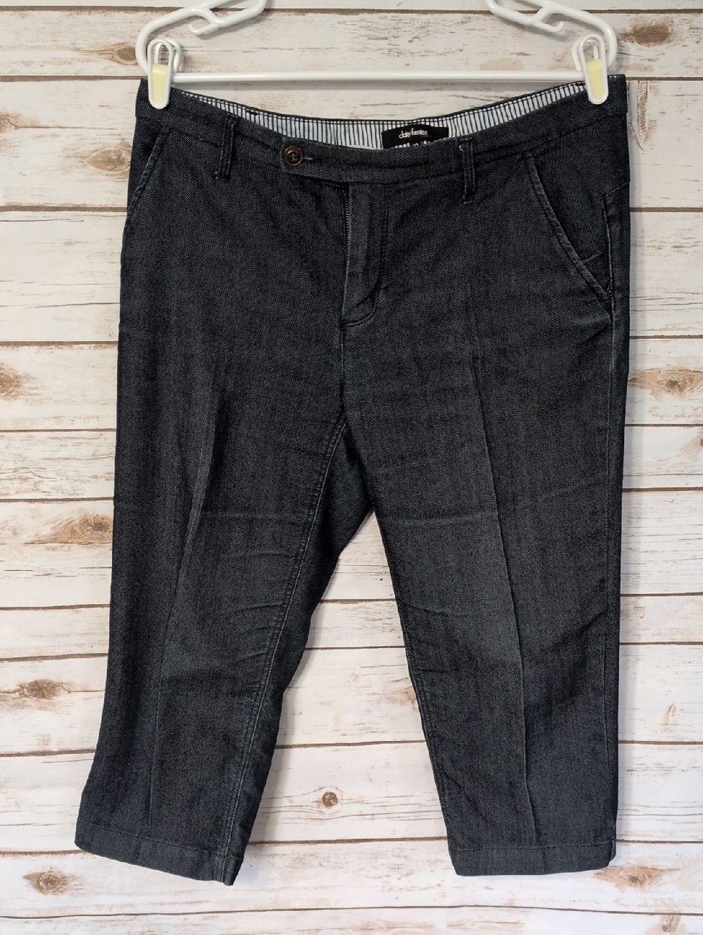 Daisy Fuentes Deni Capri Dress Pants